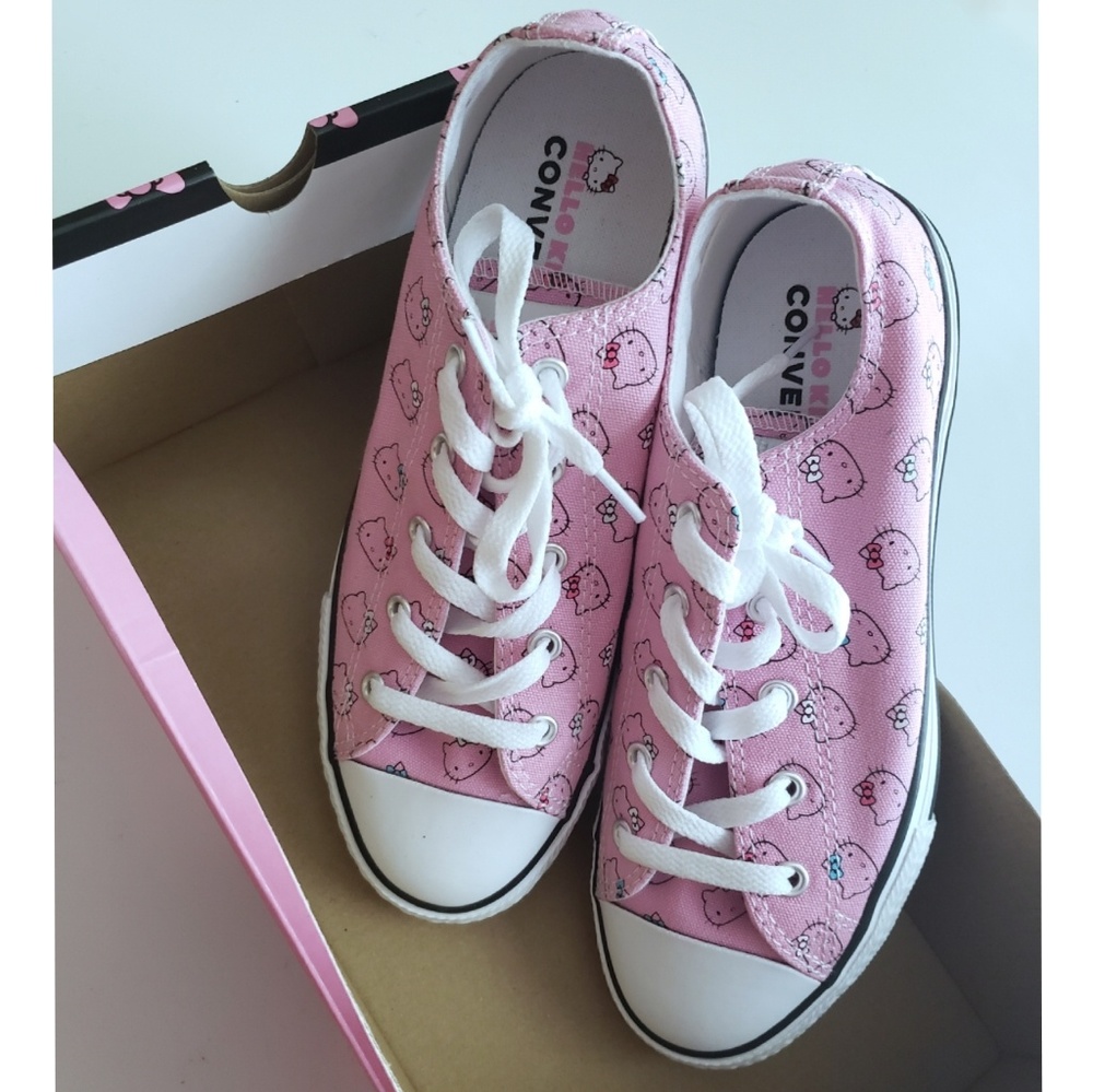 CONVERSE x HELLO KITTY Sneakers Shoes NEW
